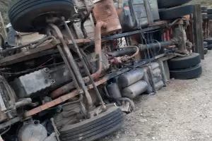 Siniestro vial en la Ruta Nacional N60: Un camin volc