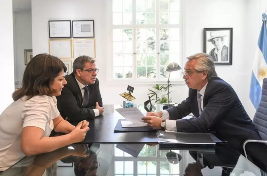 Carolina Gaillard, Germn Martnez y Alberto Fernndez. (Foto: Presidencia).