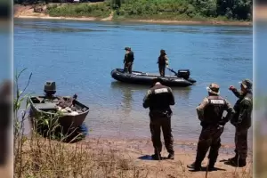 Horror en Misiones: Tir al ro a sus hijos de tres y siete aos y ahora son intensamente buscados