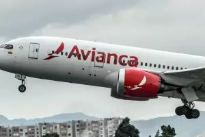 Encontraron dos cadveres en un avin en Bogot procedente de Santiago de Chile