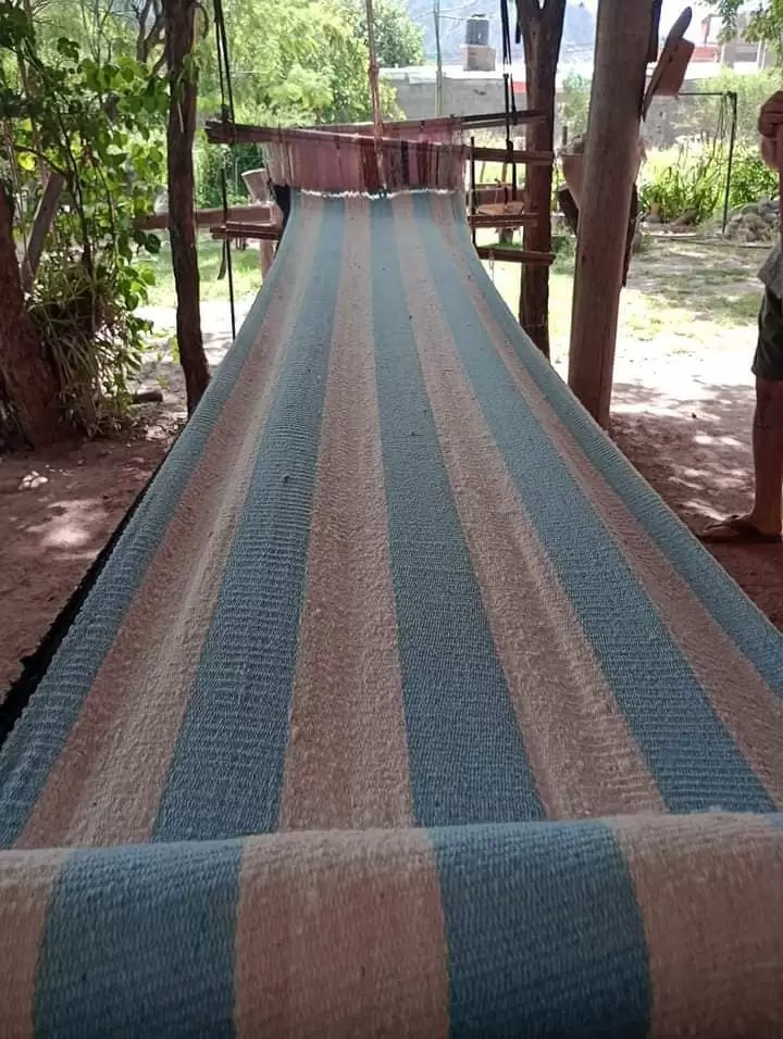 Antonio Chono Gutirrez teji un poncho para la Seleccin argentina