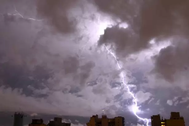 Alertan por tormentas y actividad el�ctrica en Catamarca