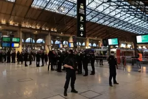 Pnico en la principal estacin de trenes de Pars: un hombre hiri con un cuchillo a seis personas