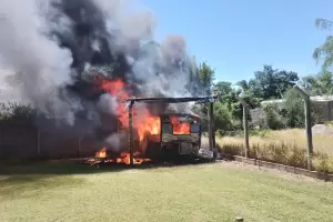 Incendio en una vivienda en el barrio La Ermita