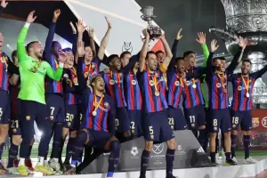 El Barcelona aplast al Real Madrid y se qued con la Supercopa de Espaa