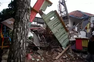 Un sismo de 6,2 grados sacudi a Indonesia