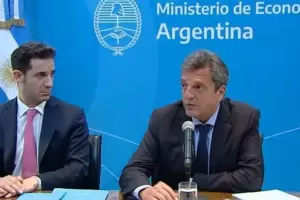 Piqueteros oficialistas se suman a Camioneros en el control de precios