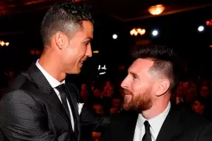 Un magnate rabe ofreci una fortuna impactante para conocer a Lionel Messi y Cristiano Ronaldo