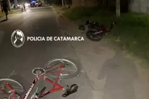 Dos lesionados en un choque entre un motociclista y un menor en bicicleta