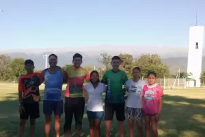 Delegacin catamarquea rumbo a la tierra del triatln