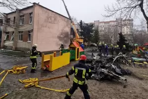 Un helicptero en el que viajaban funcionarios ucranianos cay y murieron 14 personas