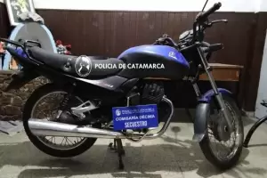 Secuestran motocicleta sustrada