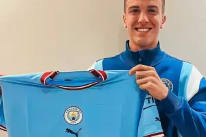 Manchester City oficializ la llegada de Mximo Perrone