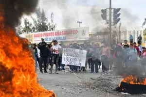 Dos nuevos muertos durante bloqueos de rutas en Per: siguen las protestas