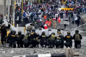 Per: Dina Boluarte le pidi adelantar las elecciones para diciembre