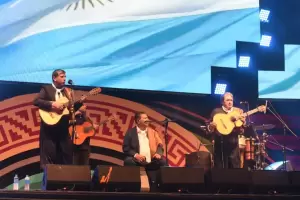 Los Manseros en Cosqun 2023 y el debate sobre el momento para el retiro