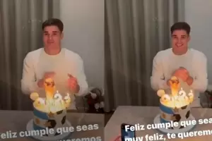 Julin lvarez festej su cumpleaos 23 con una torta mundialista