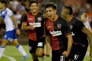 Newell's aprovech su momento y derrot a Vlez