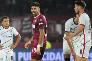 San Lorenzo perdi un partido caliente ante Lans, que termin con nueve y un delantero en el arco