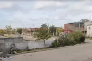 Lo mataron a balazos en una pelea barrial y abandonaron el cuerpo junto a un arroyo