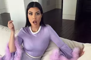 Kourtney Kardashian lanz una vitamina para mejorar el sabor de la vagina y la defenestraron