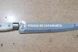 Aprehenden a tres arrebatadores, recuperan una motocicleta y secuestran un arma blanca