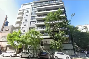 Palermo: un joven subi a la terraza de su edificio para arreglar un cao de agua roto, pero cay al vaco y falleci