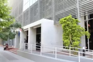 Violacin grupal: una mujer denunci haber sido engaada y luego abusada por dos hombres