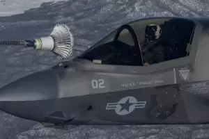 Derribaron un objeto no identificado que sobrevolaba por el cielo canadiense