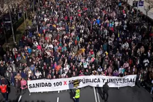 Masiva protesta en Madrid en defensa de la salud pblica: los mdicos estn en huelga indefinida