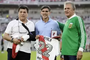 River Plate homenaje sus campeones mundiales y Passarella fue recibido con la indiferencia de los hinchas