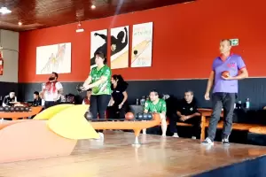 Exitoso torneo libre de bowling en Villa Cubas