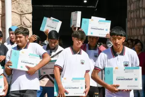 En Beln, 220 estudiantes recibieron netbooks del programa Sigamos Conectados