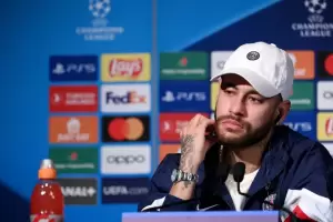 Neymar admiti haber discutido con el director deportivo del PSG, pero busc poner paos fros a la situacin