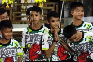 Muri uno de los chicos rescatado de una cueva en Tailandia en 2018