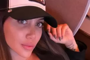 Wanda Nara no descart vender sus fotos sin censura en una web ertica y public un anticipo de alto voltaje