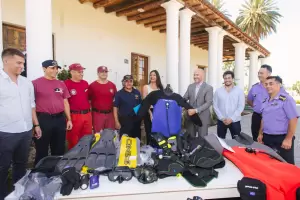 Entregaron nuevo equipamiento para buzos para trabajar en los embalses de la provincia