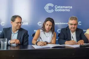 Provincia y Nacin firman convenio para implementar el programa Constructoras