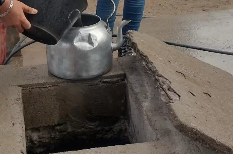 La poca agua disponible se extrae de un pozo y no es potable