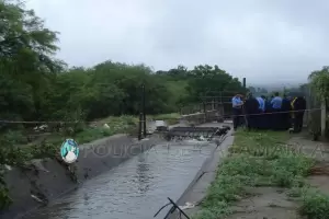 Valle Viejo: Un pequeo de diez meses muri al caer y ser arrastrado por el agua del Canal de la Muerte