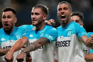 Racing mostr una gran versin ante Arsenal y consigui su primera victoria en el campeonato