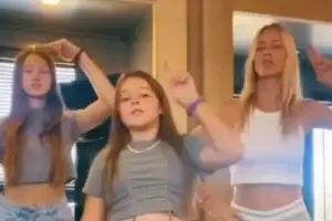 Nicole Neumann comparti un video bailando con sus hijas y la ausencia de Indiana llam la atencin