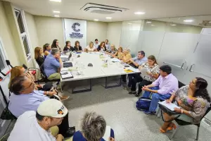 La Intersindical docente rechaz la propuesta de la Provincia y se cierra en $160 mil de bsico