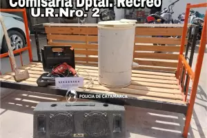 Aprovech que su pareja no estaba en la provincia y le vendi sus pertenecas