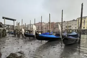 Las impactantes imgenes de los canales de Venecia sin agua por la sequa