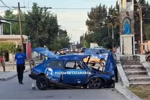 Un joven choc y qued atrapado en su vehculo en Santa Mara