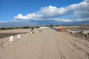 Tras la crecida del Ro Santa Mara, habilitaron el paso por el puente de Quilmes