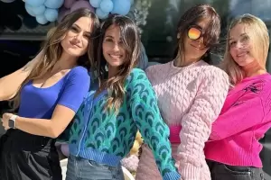 Antonela Roccuzzo cumpli� 35 a�os y lo festej� con amigas: el detalle de la torta