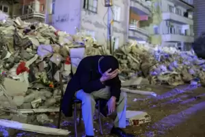 Sigue el horror en Turqua: un nuevo sismo dej un muerto y decenas de heridos