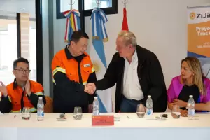 Dusso recibi al presidente de la empresa Zijin Mining